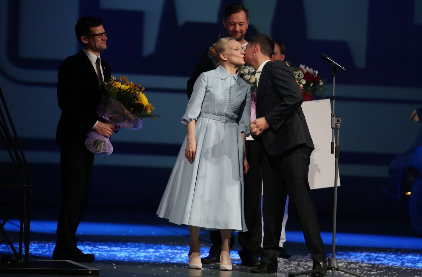 ''Spēlmaņu nakts'' balvas ieguvēji nominācijā ''Gada aktieris'' Vilis Daudziņš (no kreisās) un ''Gada aktrise'' Guna Zariņa balvu pasniegšanas ceremonijā Latvijas Nacionālajā teātrī.