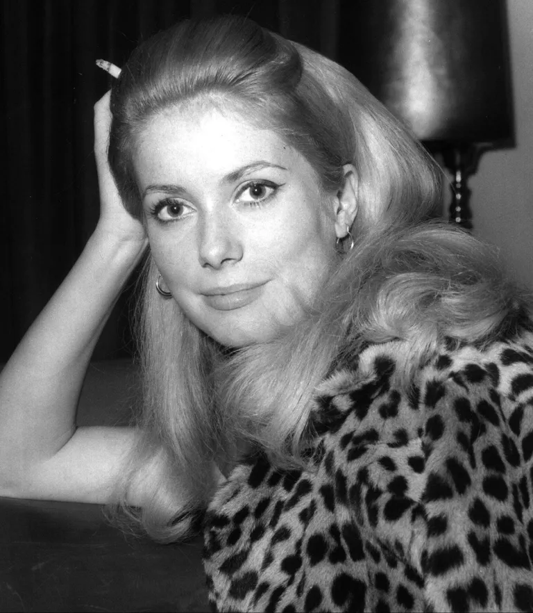 Catherine Deneuve 1964. aastal