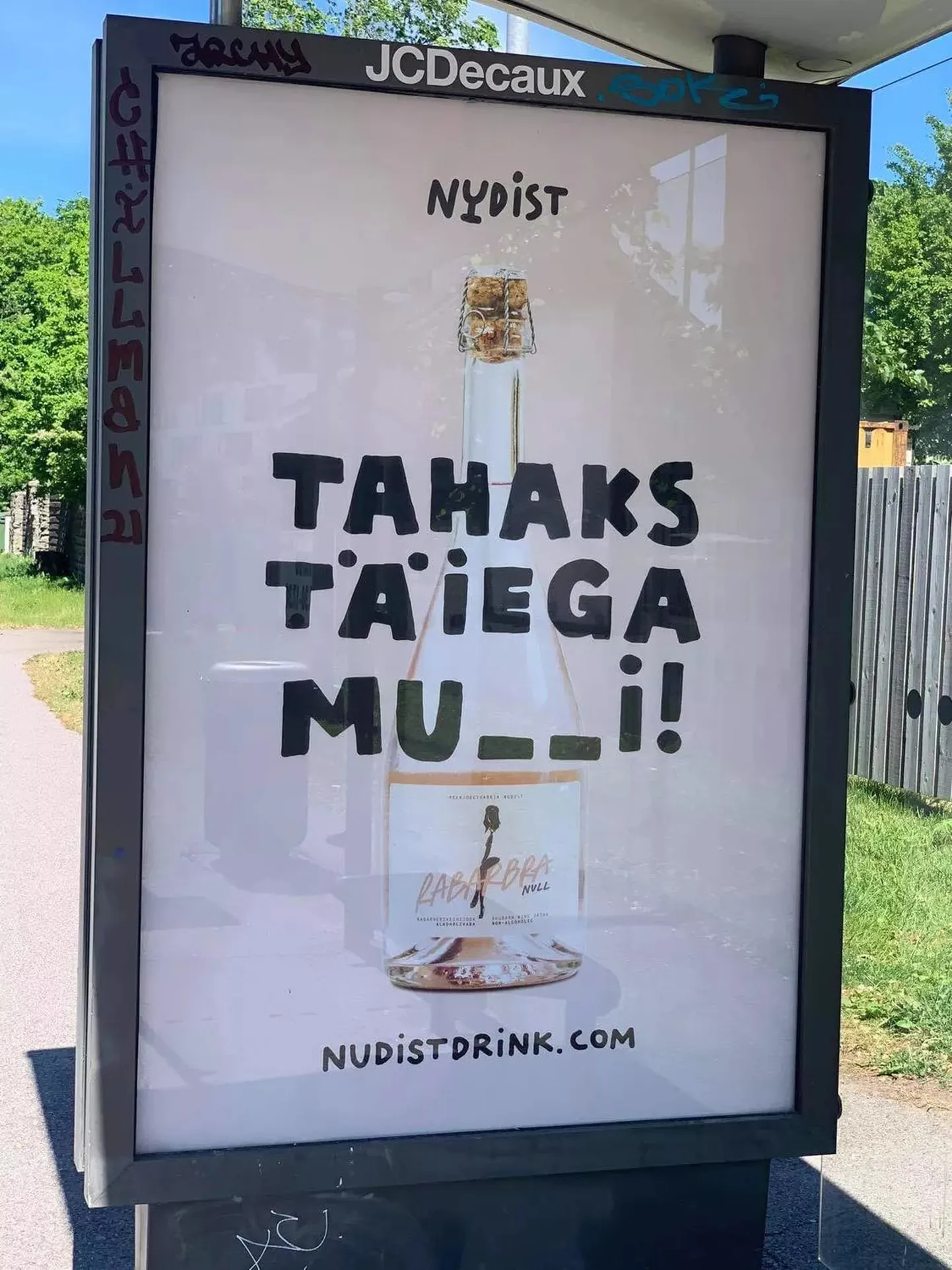 Nudisti reklaam.