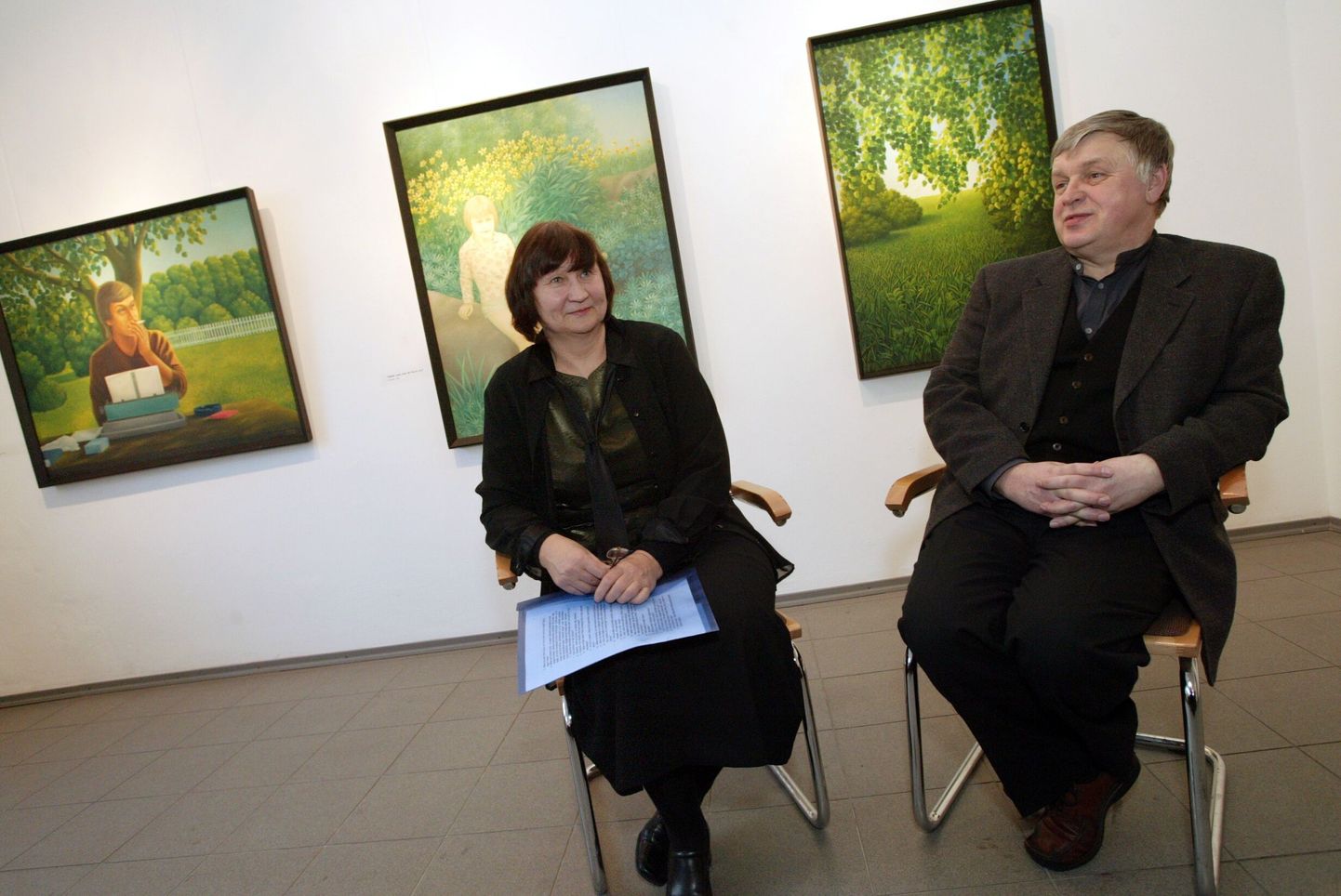 3. märtsil vestlesid Tartu kunstimaja väikeses galeriis Toomas ja Aili Vint. Sellele järgnes Toomas Vindi maalide näituse avamine.
Pildil Aili Vint ja Toomas Vint.