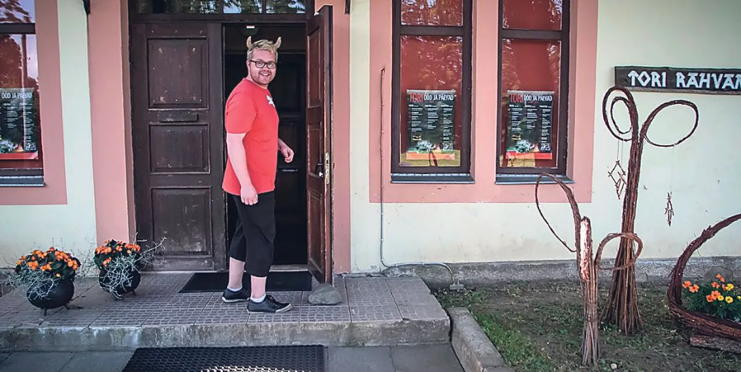 Eesti kõikidest maakondadest saadetakse Tori poole tuled ja laupäeva õhtul süüdatakse Tori rahvamaja juhataja Argo Juske eestvedamisel ühine rahvamajade tuli.