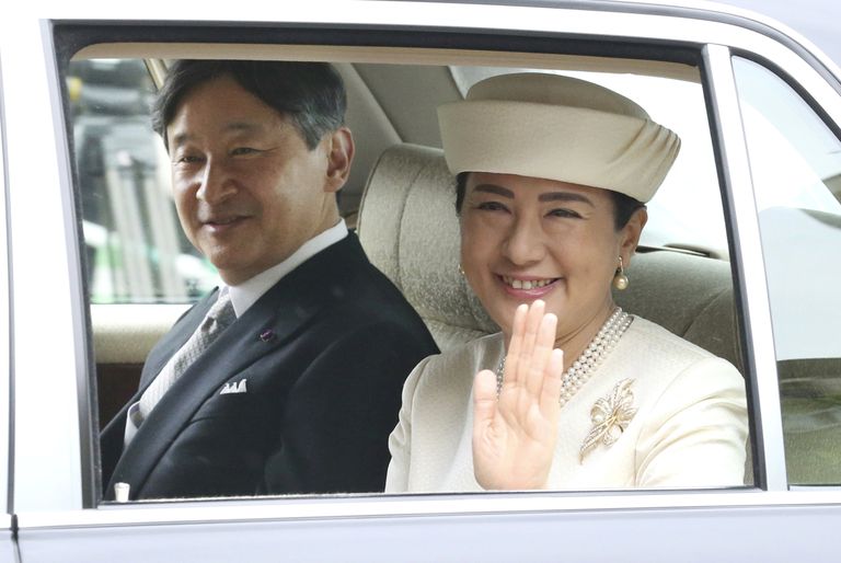 Император Японии Нарухито с супругой Масако.