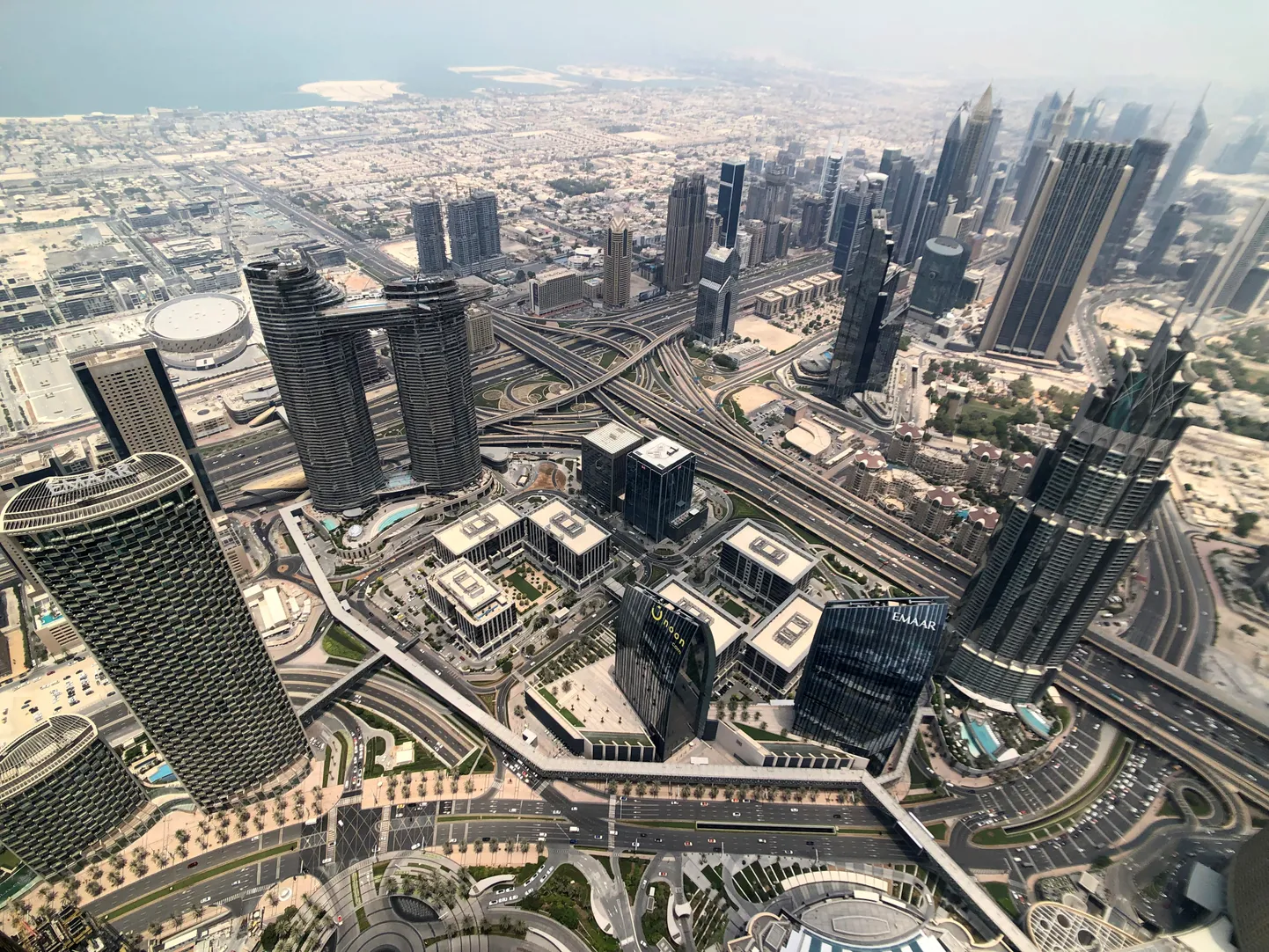 Vaade Dubais olevast maailma kõrgeimast hoonest, Burj Khalifast.