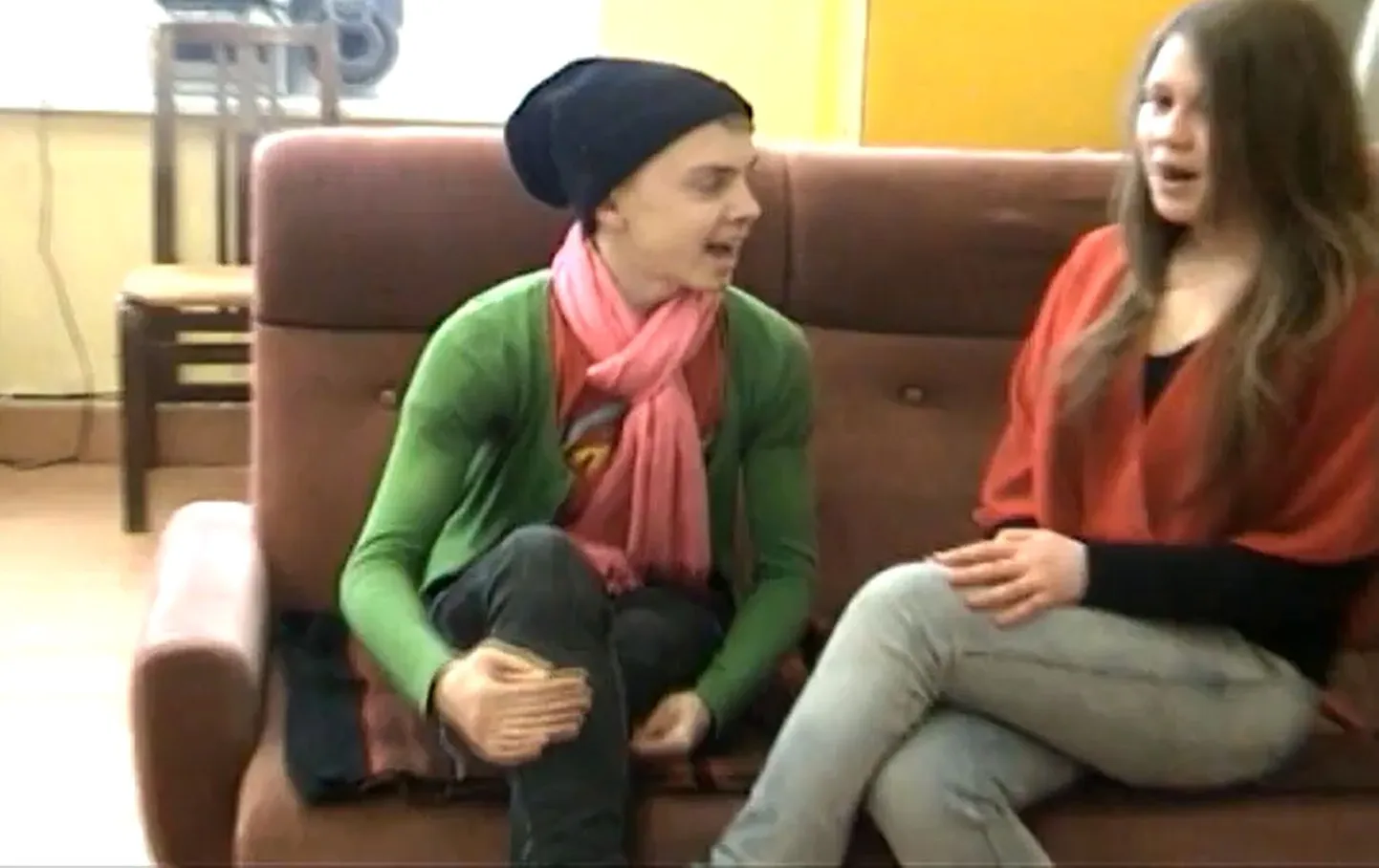 Elina Born kooliaegses paroodiavideos.