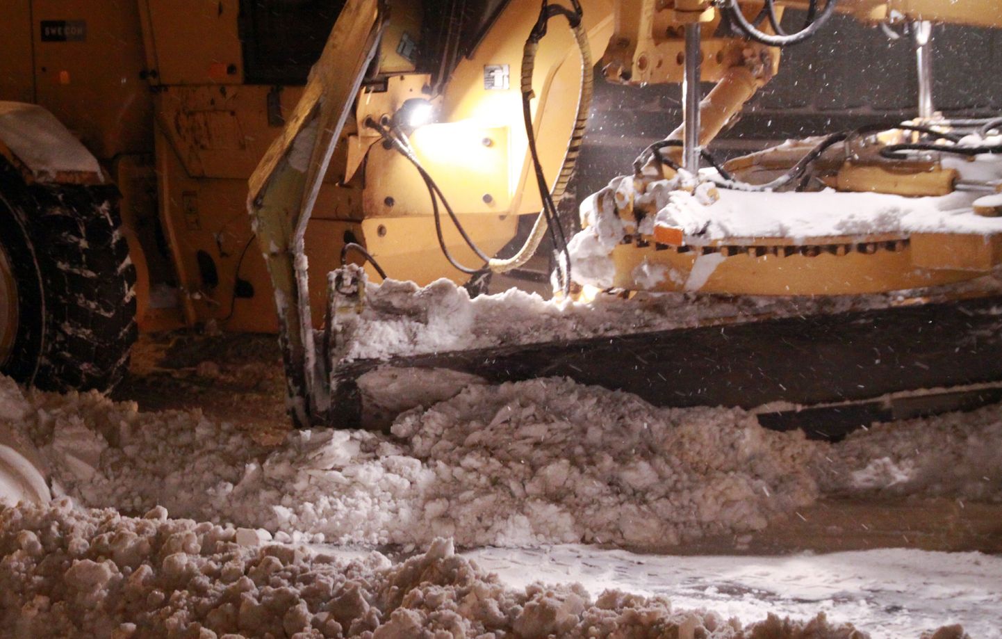 Pärnu linn plaanib tänavuses esimeses lisaeelarves lumekoristuse ülekulu katteks suunata tänavate puhastamiseks 280 000 eurot.