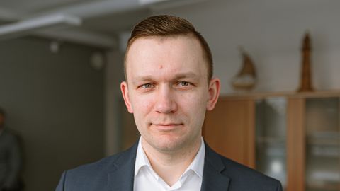 ÜKS KÜSIMUS ⟩ Miks te ei osalenud uue õlitehase avamisel?