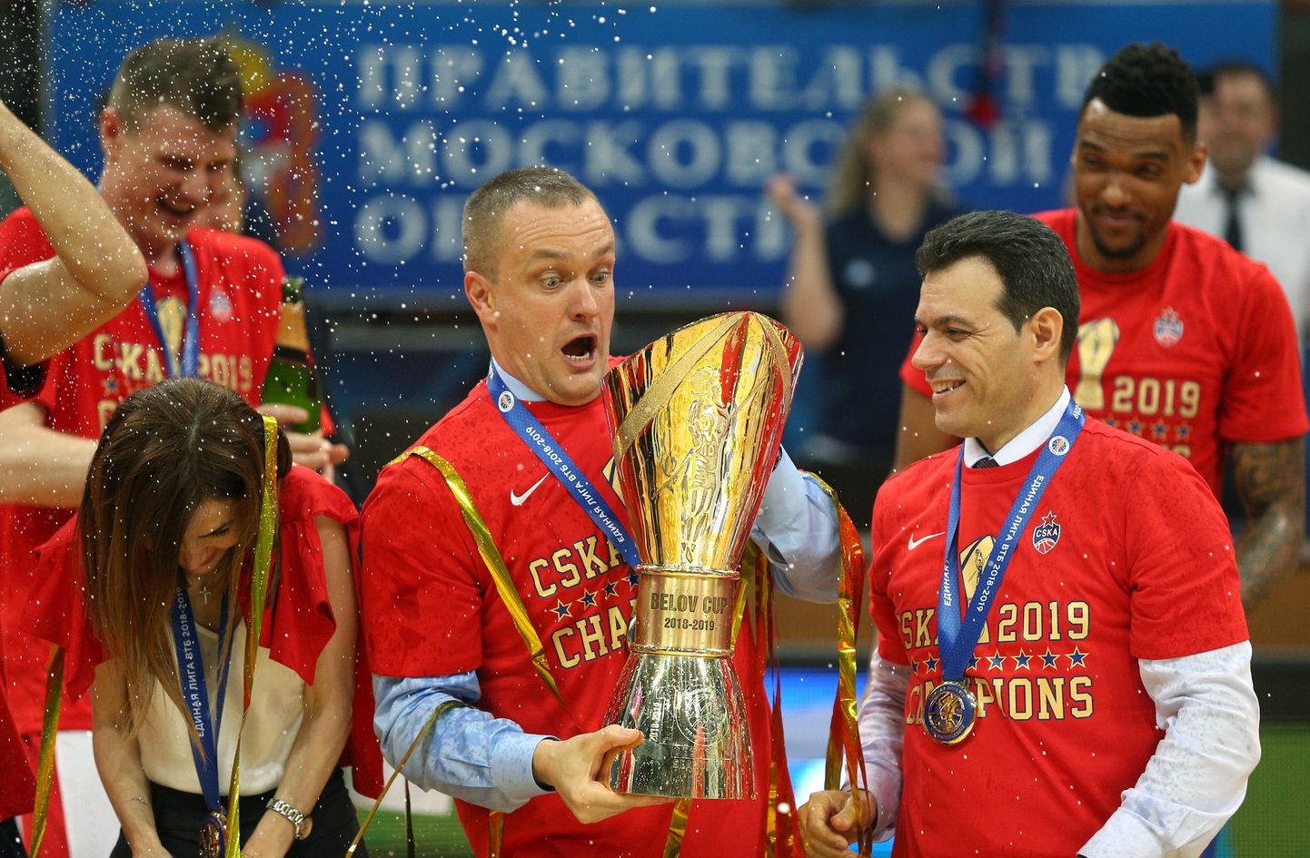 Moskva CSKA president Andrei Vatutin eelmisel aastal Ühisliiga võidukarikaga.