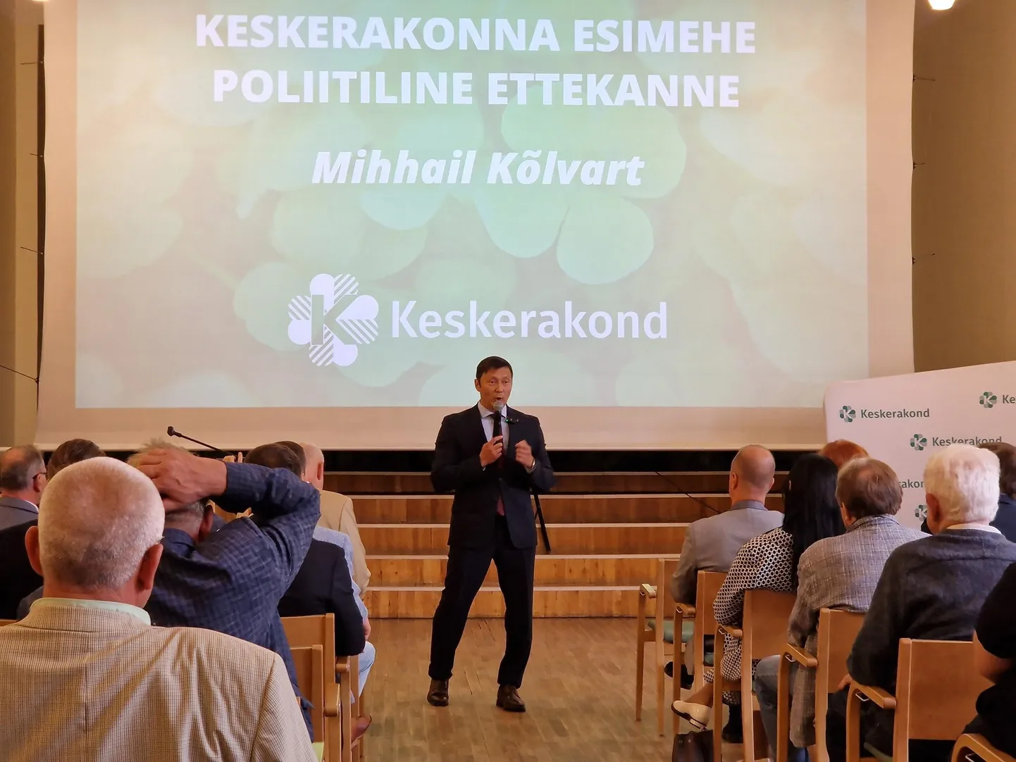 Chairman of the Estonian Central Party Mihhail Kõlvart at the Jõgeva council session.