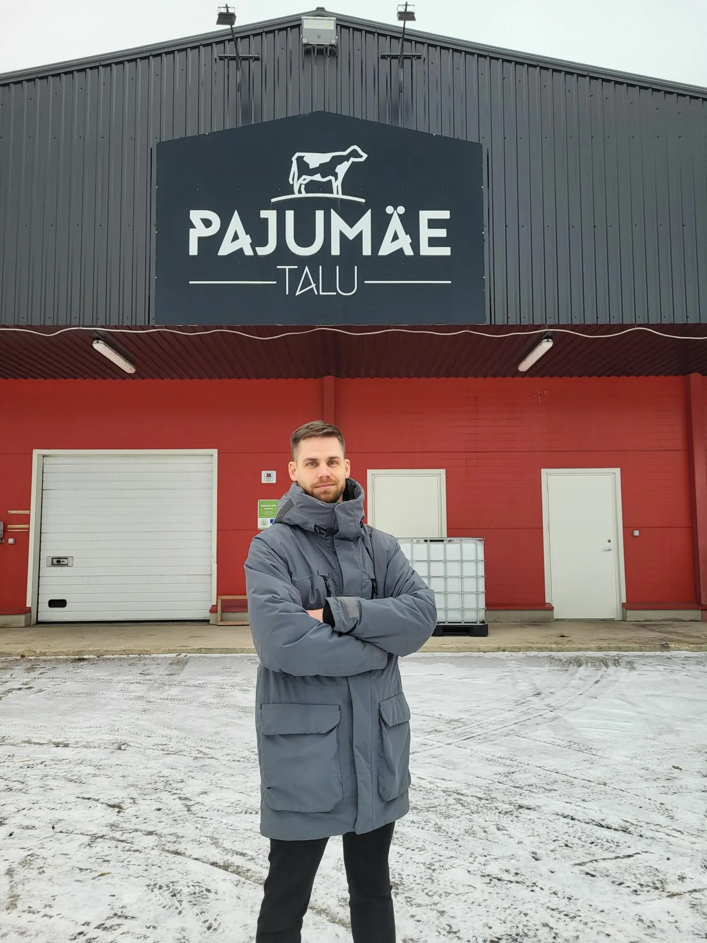 Pajumäe talu peremees Viljar Veidenberg lõpetab talus piima tootmise ja sellest toodete tegemise. FOTO: Teele Üprus