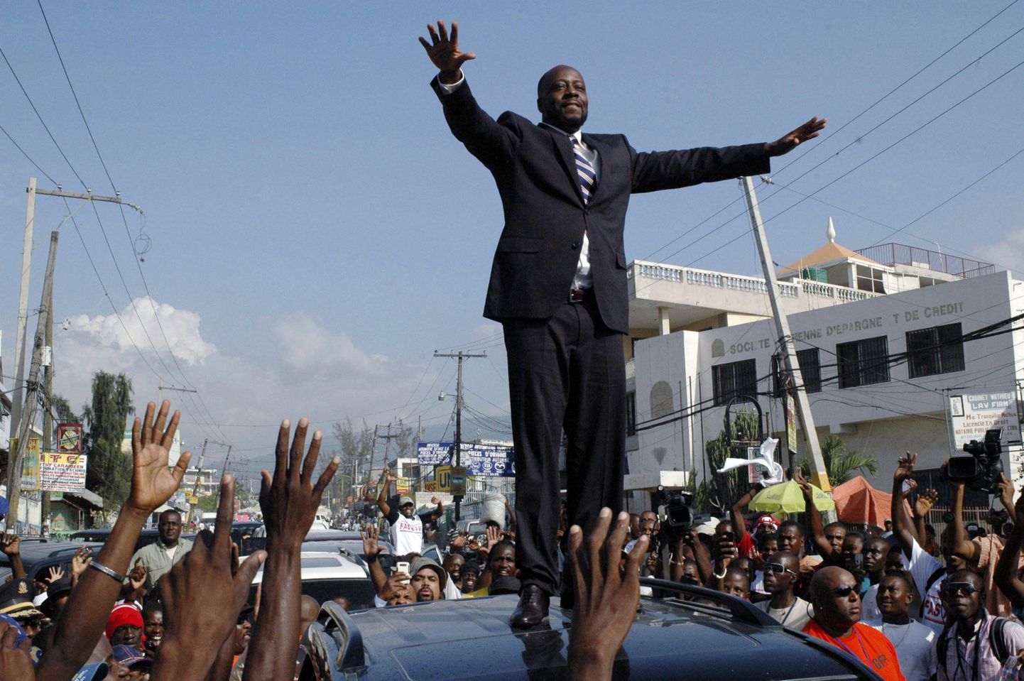 Wyclef Jean veel presidendiks saamisest unistades Haitil.