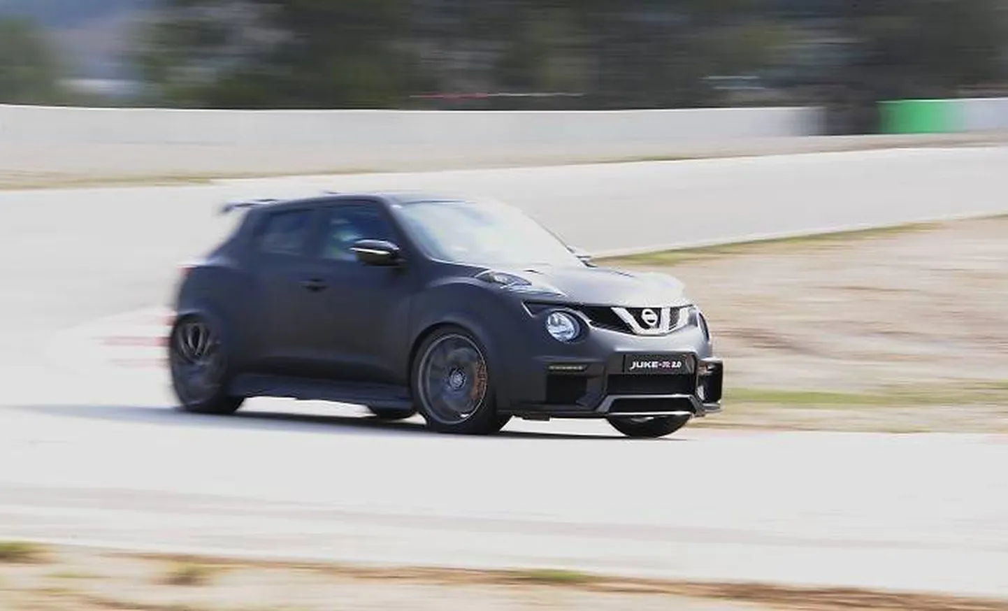 Nissan Juke R 2.0