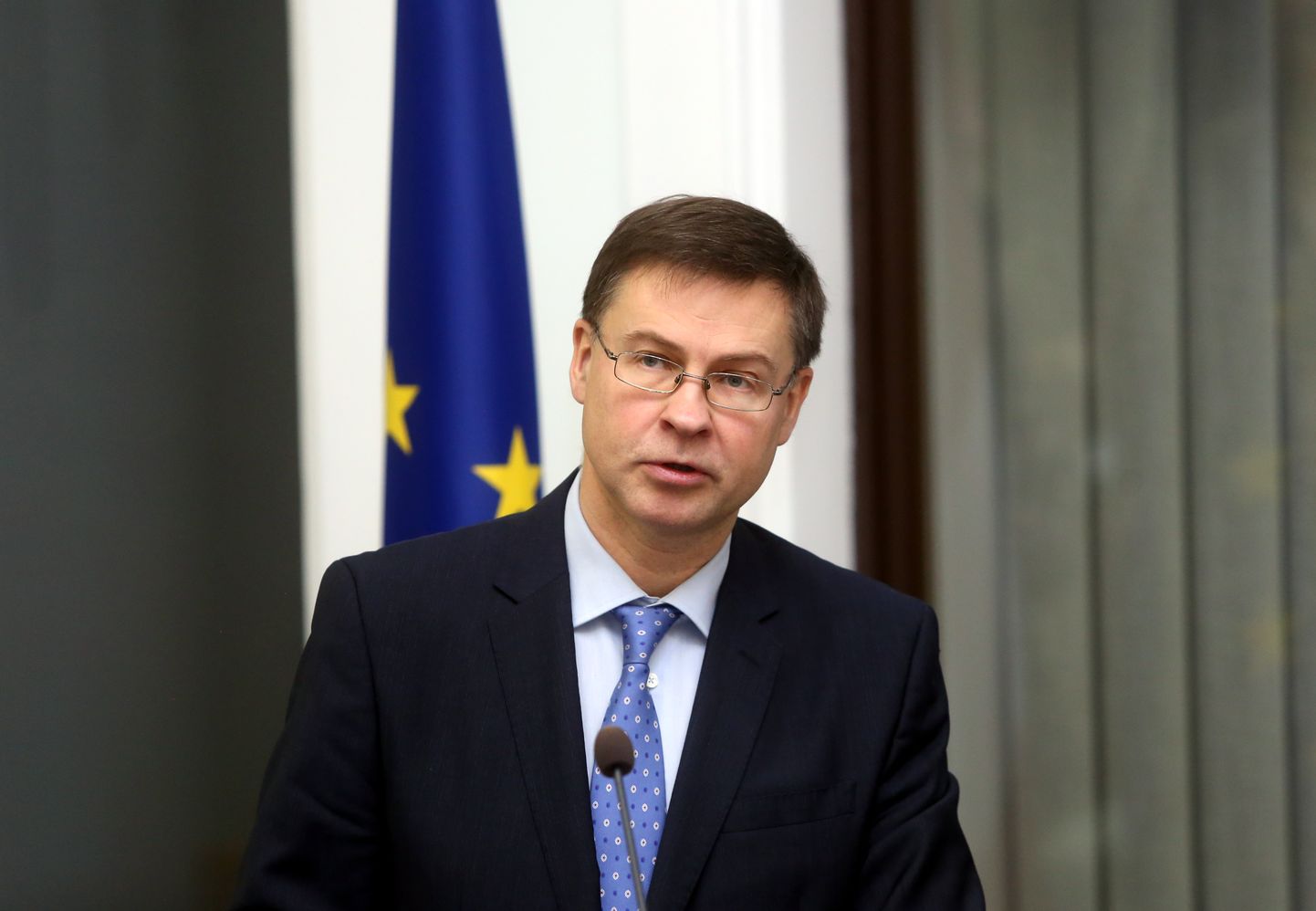 Rakstu līdzautors, Eiropas Komisijas izpildviceprezidents Valdis Dombrovskis piedalās monogrāfijas "Latvijas Eiropas ceļš: 15<30<100" atklāšanas pasākumā.