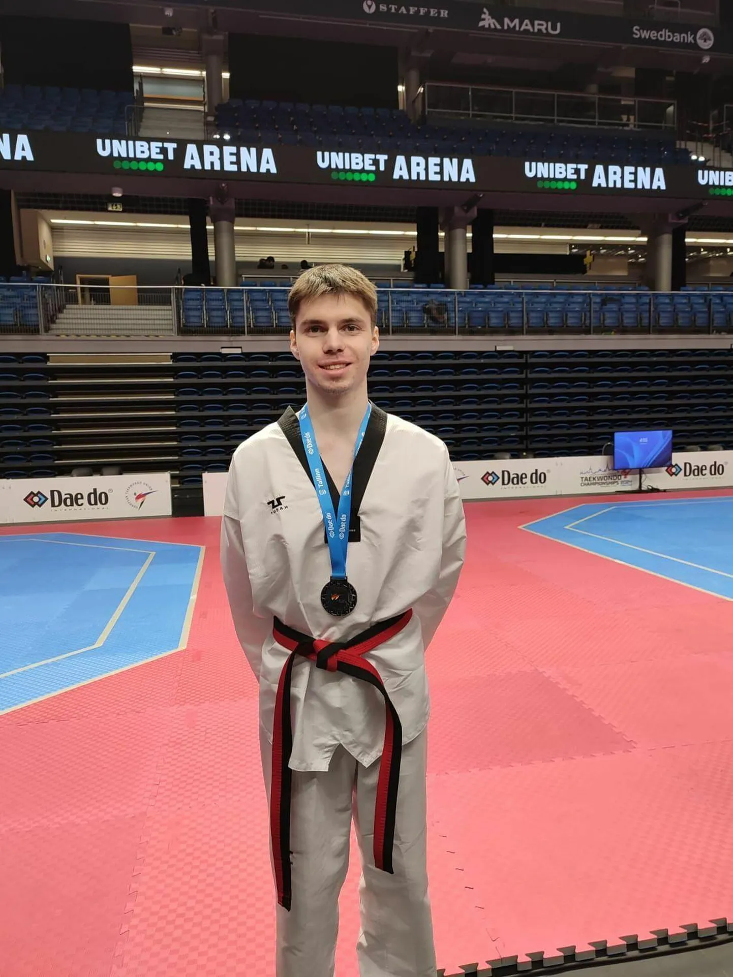 Nikita Rimitsen sai Euroopa väikeriikide taekwondo meistrivõistlustel kaela hõbemedali.