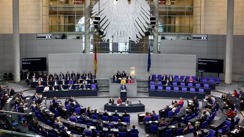 KASPAR NÄF ⟩ Kadedale Eesti rahvasaadikule – nii palju teenib Saksamaa kolleeg