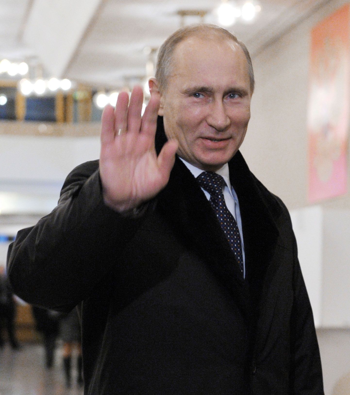 Vladimir Putin täna Moskva valimisjaoskonnas.