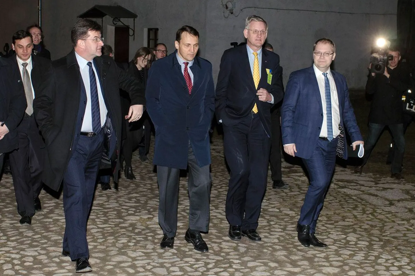 Poola välisminister Radosław Sikorski, Rootsi välisminister Carl Bildt ja Eesti välisminister Urmas Paet neljapäeval Narvas.