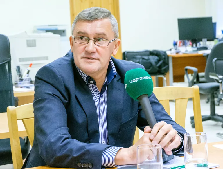Allain Karuse
Vanus: 52
Haridus: keskeriharidus
Töökoht/amet: A.Karuse ASi juht
Erakondlik kuuluvus: puudub
Perekonnaseis: abielus
Lapsi: 2 / Arvo Meeks/Valgamaalane