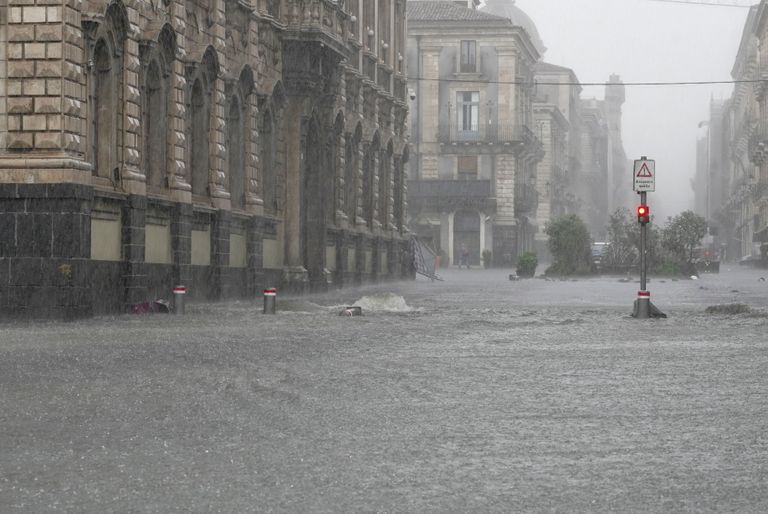 Itaalia Sitsiilia saarel on alates 26. oktoobrist 2021 sadanud paduvihma, mis on tekitanud üleujutusi
