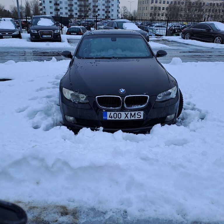Автомобиль BMW с начальной ценой 5000 евро.