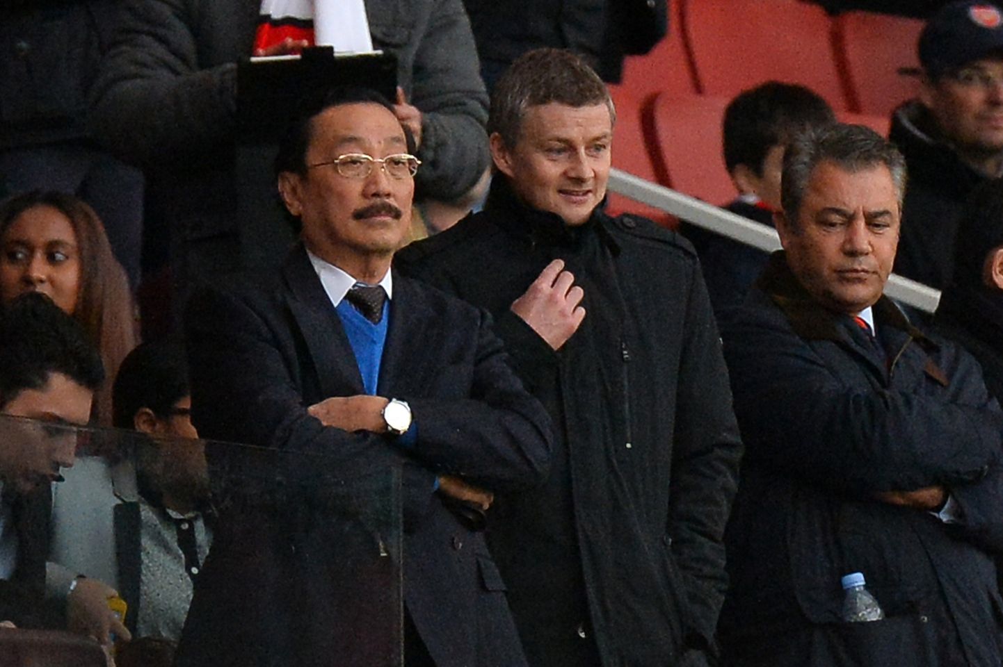 Cardiff City omanik Vincent Tan (vasakul) ja Ole Gunnar Solskjær (keskel)