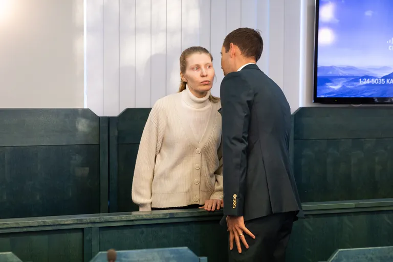Süüdistatava Kairi Kuusemaa kaitsja Robert Sarv olevat naise pereliikmetele öelnud, et ta tuleb sellest puhtalt välja.