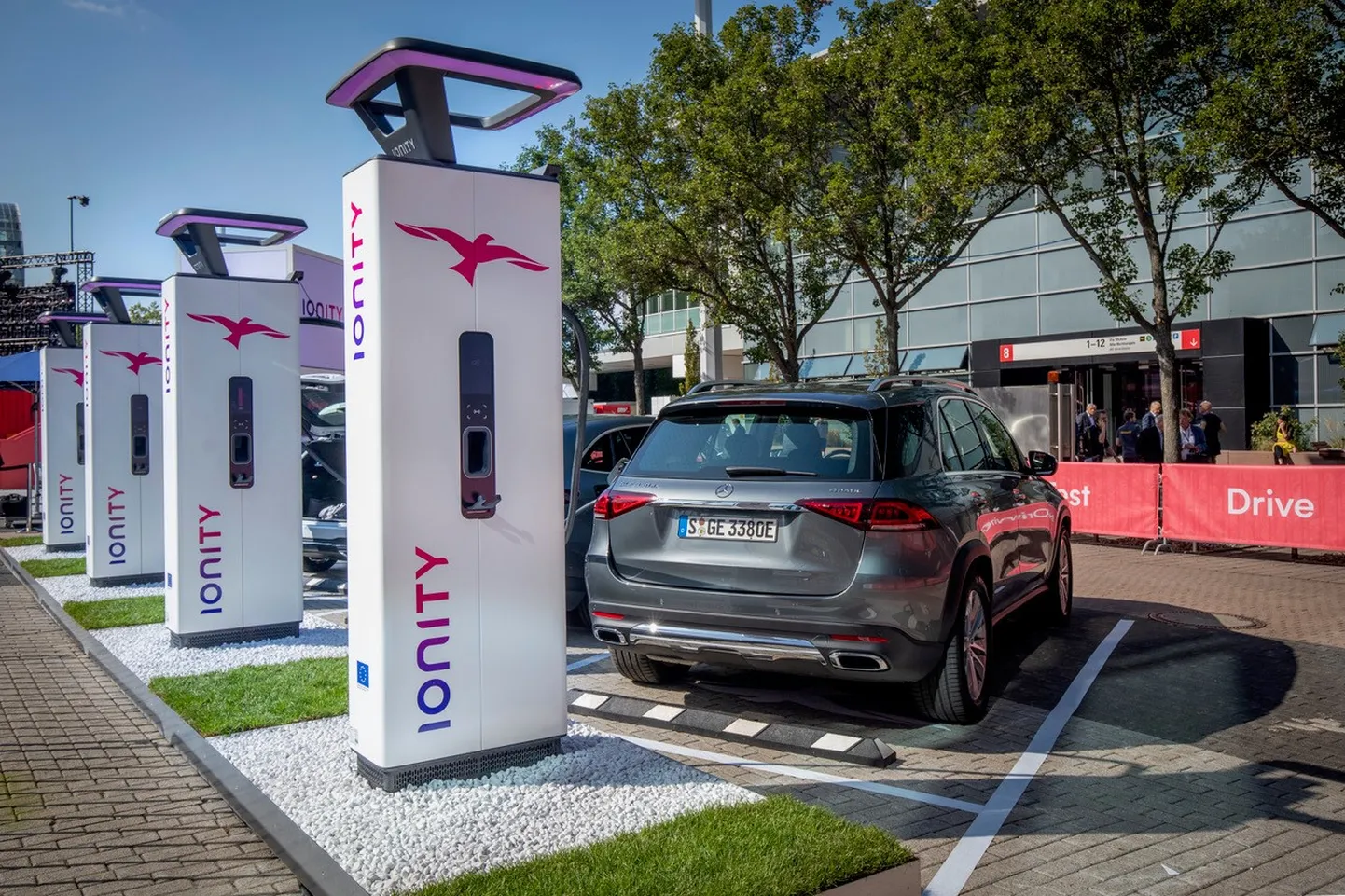Устройства для быстрой зарядки IONITY появится и на эстонских заправочных станциях.