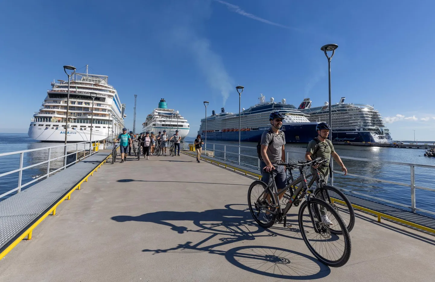 Tallinna kruiisisadamas oli korraga neli kruiisilaeva.