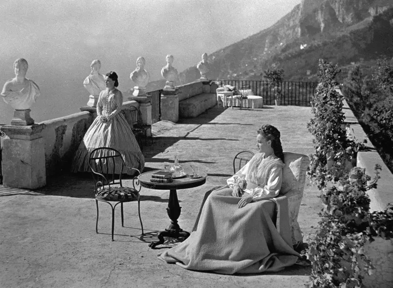 Kaader 1957. aasta Sissi filmist. Romy Schneider (paremal) ja Magda Schneider