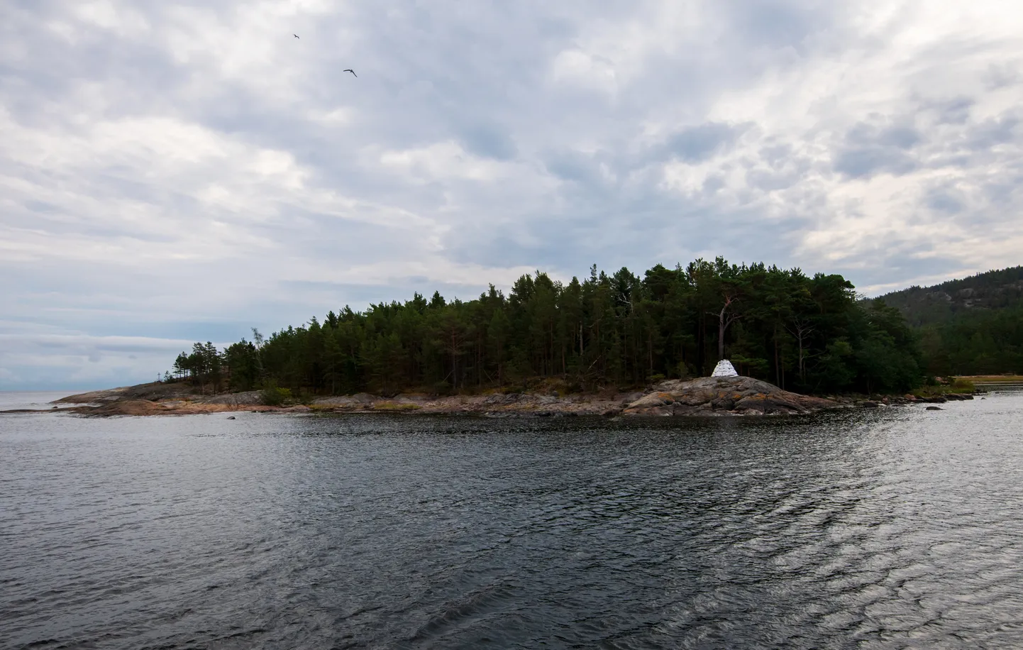 Septembris Turu saarestikus toimunud politseioperatsioon pälvis tähelepanu seoses spekulatsioonidega, et mõni piirkonna saar võib kuuluda Vene sõjaväele.