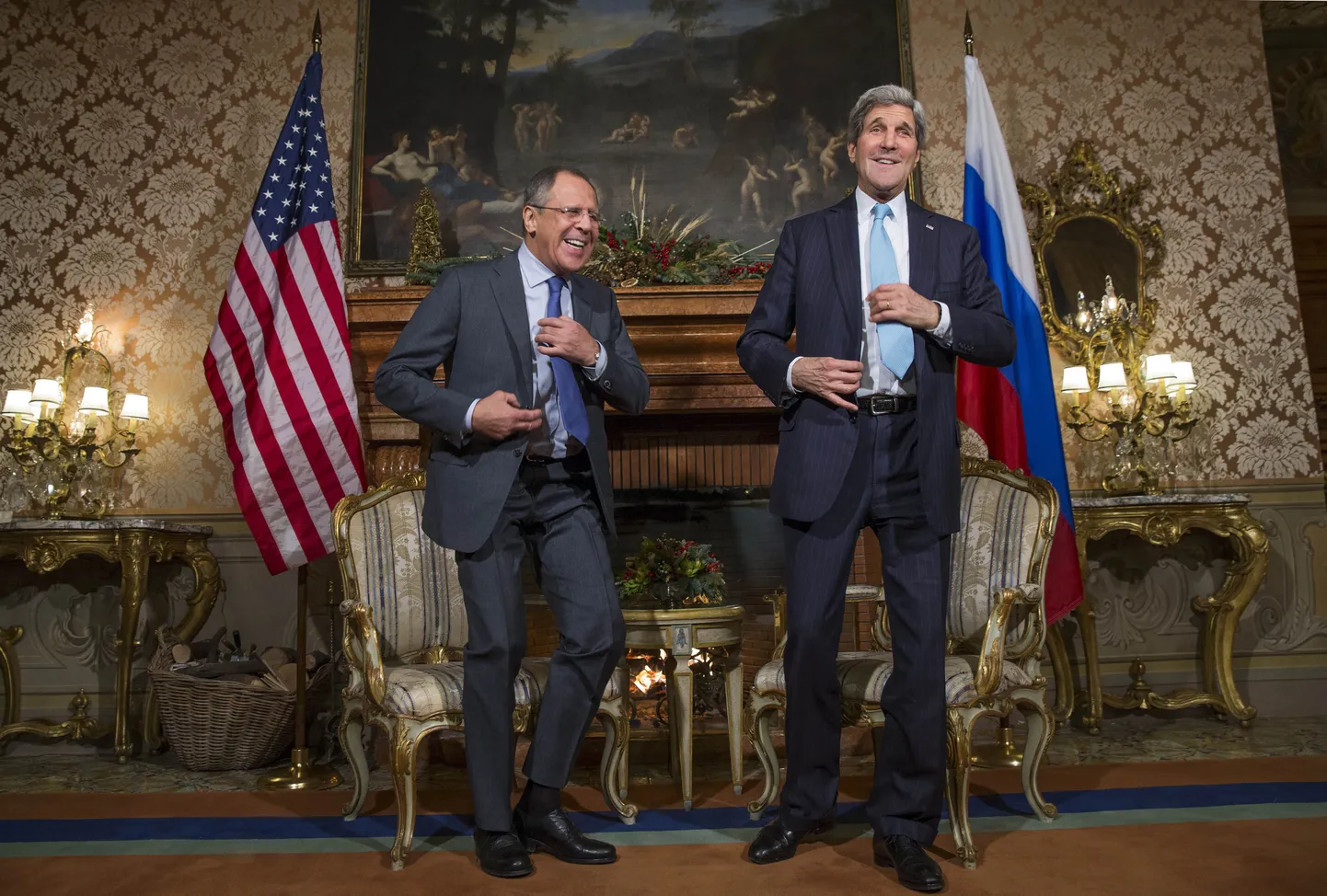 Vene välisminister Sergei Lavrov ja USA esidiplomaat John Kerry (paremal) kohtusid 14. detsembril Roomas Villa Tavernas.