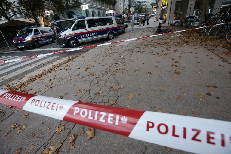 Austria pealinnas Viinis tulistati 2. novembri õhtul, politsei eraldas alad lindiga.