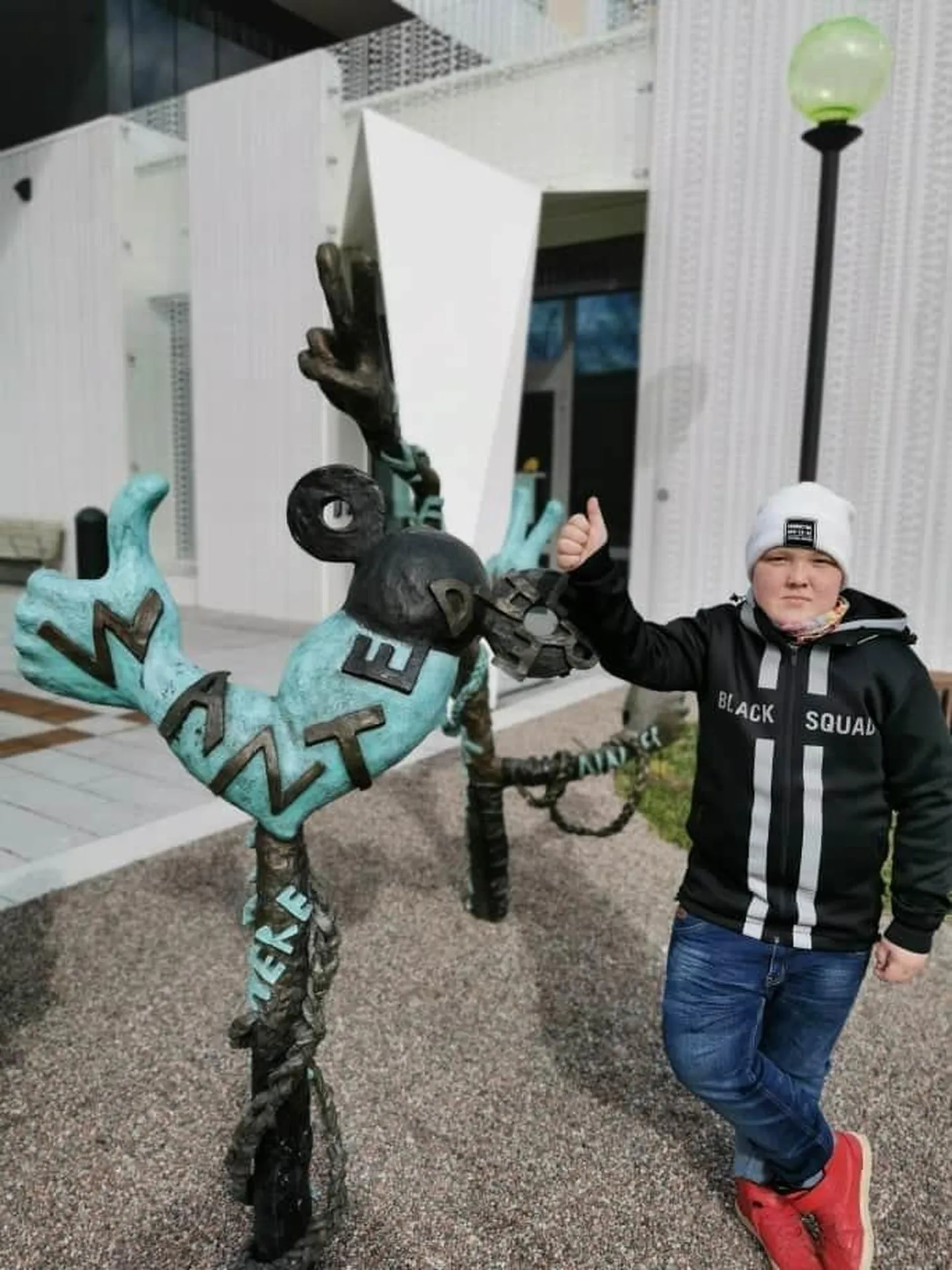 11-aastane Rasmus hoiab positiivset meelt ning loodab haiguse taandumisele, sest kasvaja näitab kahanemise märke.