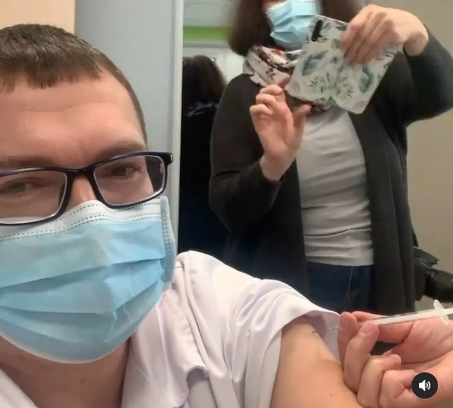 Алексей Семыкин ведет блог с момента вакцинации.