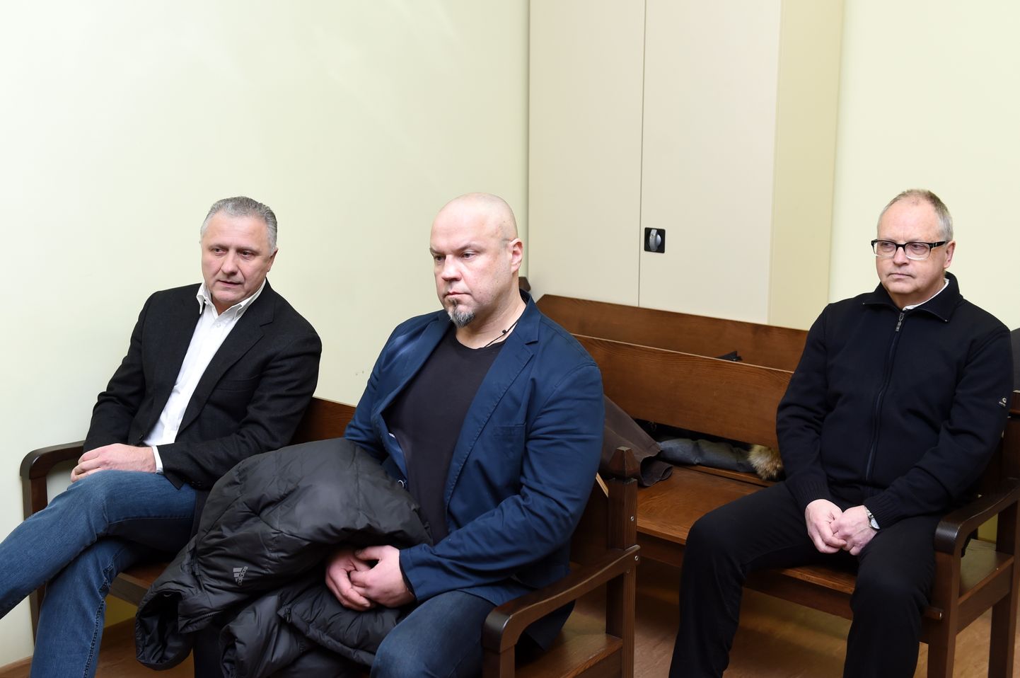 Apsūdzētie Aigars Meļko, Gunārs Cvetkovs un Andrejs Livanovičs.