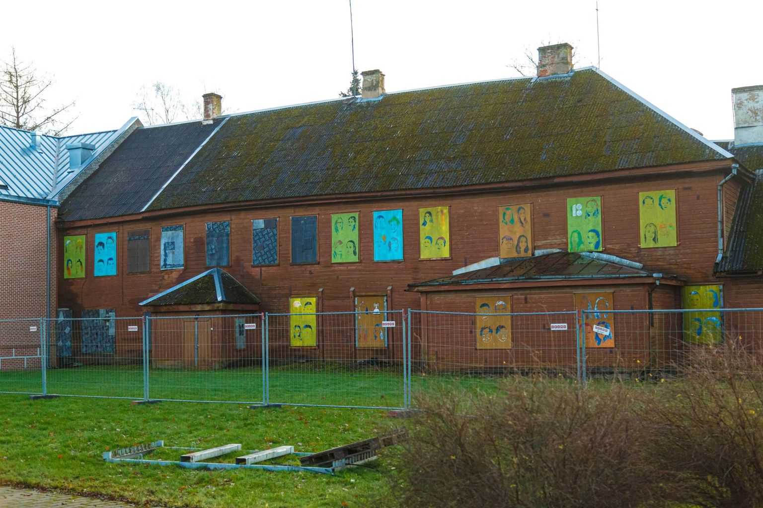 Patküla koolimaja lammutustööd algasid esmaspäeval.