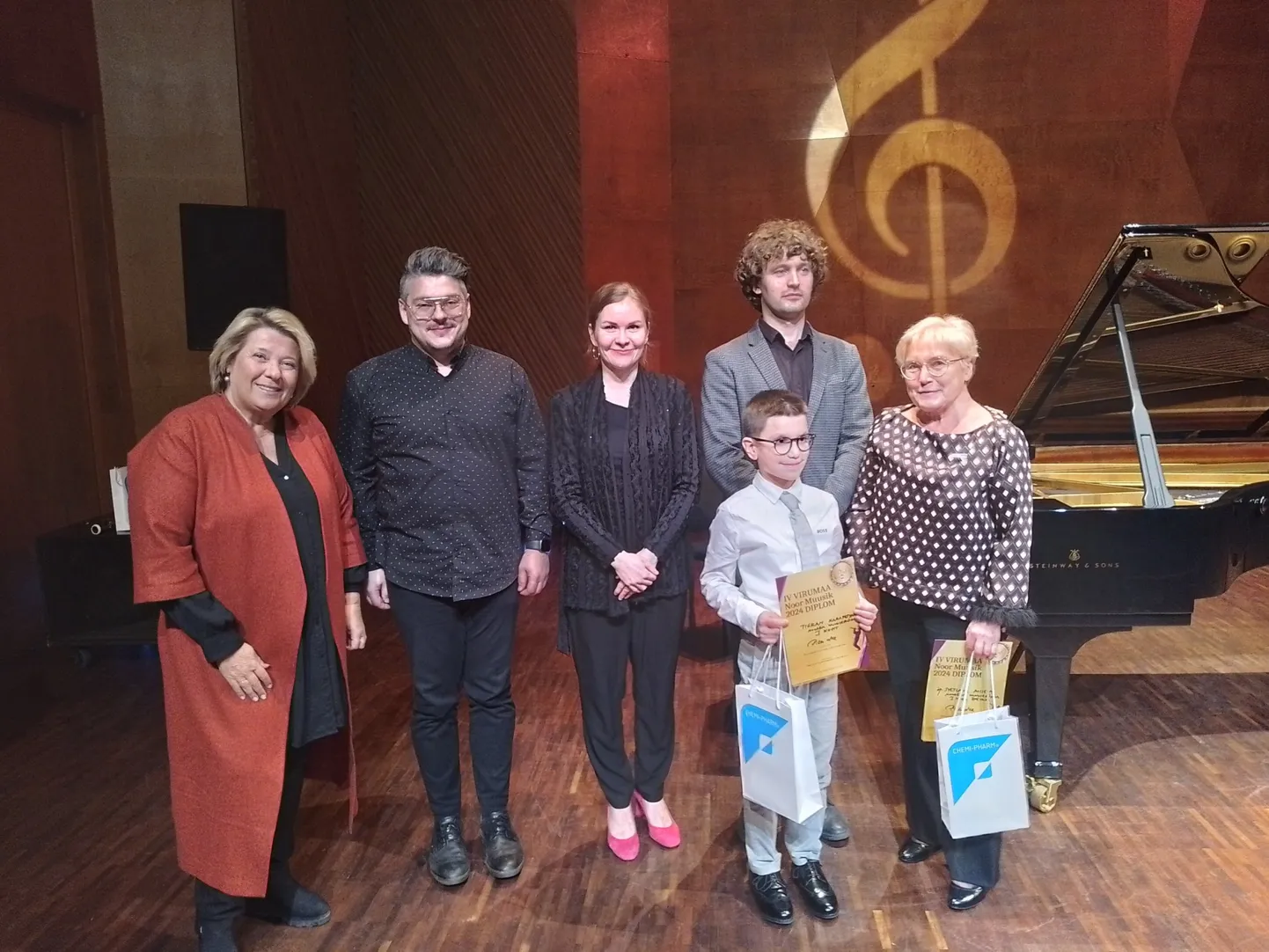 2024. aasta Virumaa noore muusiku tiitli pälvis 10aastane Sillamäe pianist Tigran Karapetyan, kes saavutas esikoha keskmises vanuserühmas.