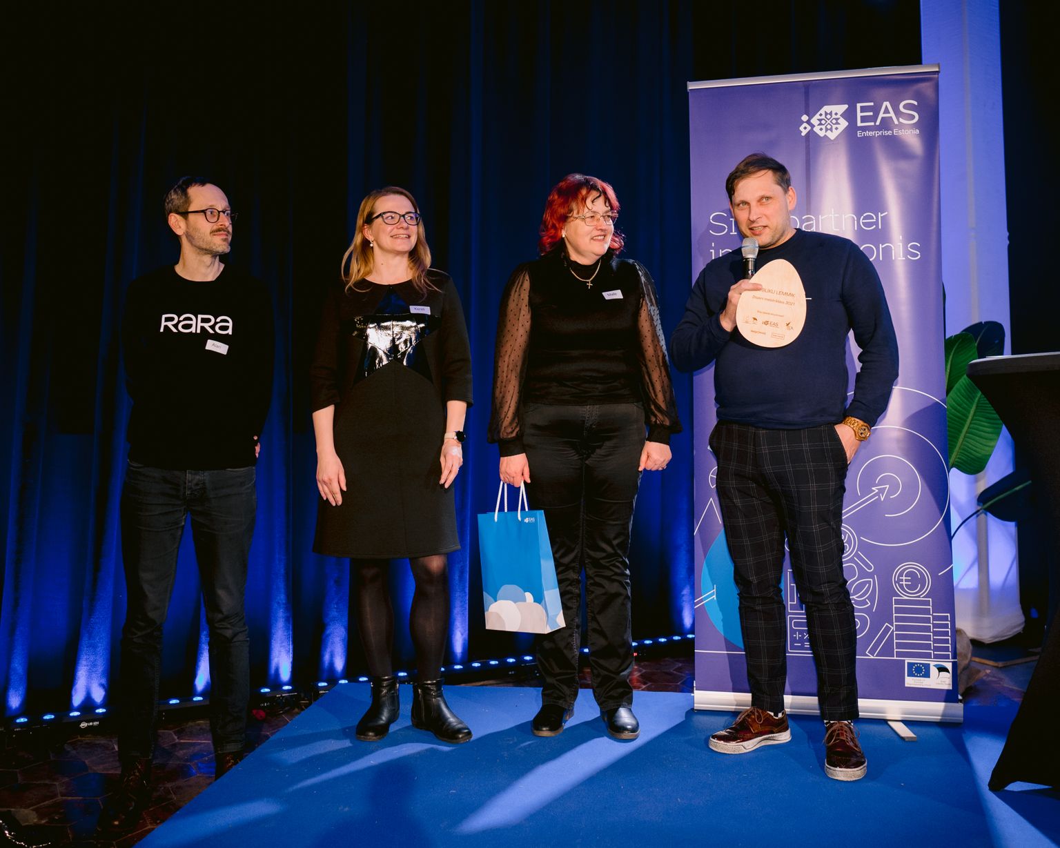 Pildil (vasakult) disainijuht Alari Orav, lihatööstuse turundusassistent Kersti Õunapuu, peatehnoloog Malle Mägi ja müügidirektor Gunnar Siiner.