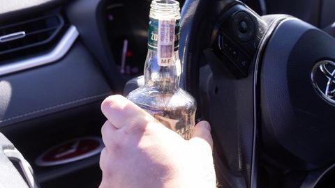 Kolm korda vahele jäänud roolijoodik jäi autost ilma