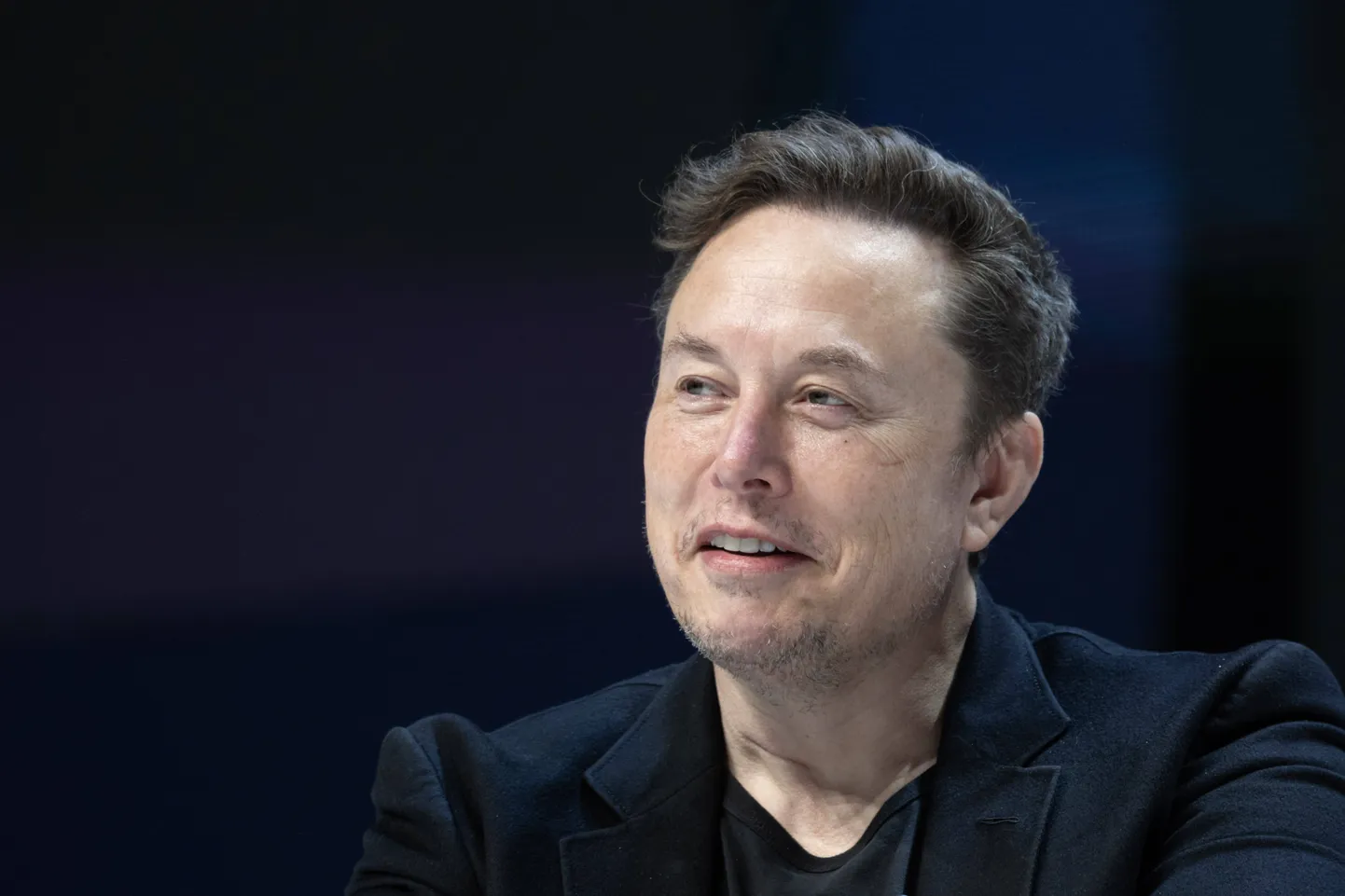 Elon Musk läheneb kiirel sammul triljonäri staatusele - tehnoloogiavaldkond kasvab plahvatuslikult edasi ja talle kuuluvad rahamasinad toodavad aina enam varandust. Samas tempos jätkates saab temast triljonär juba 2027. aastal.