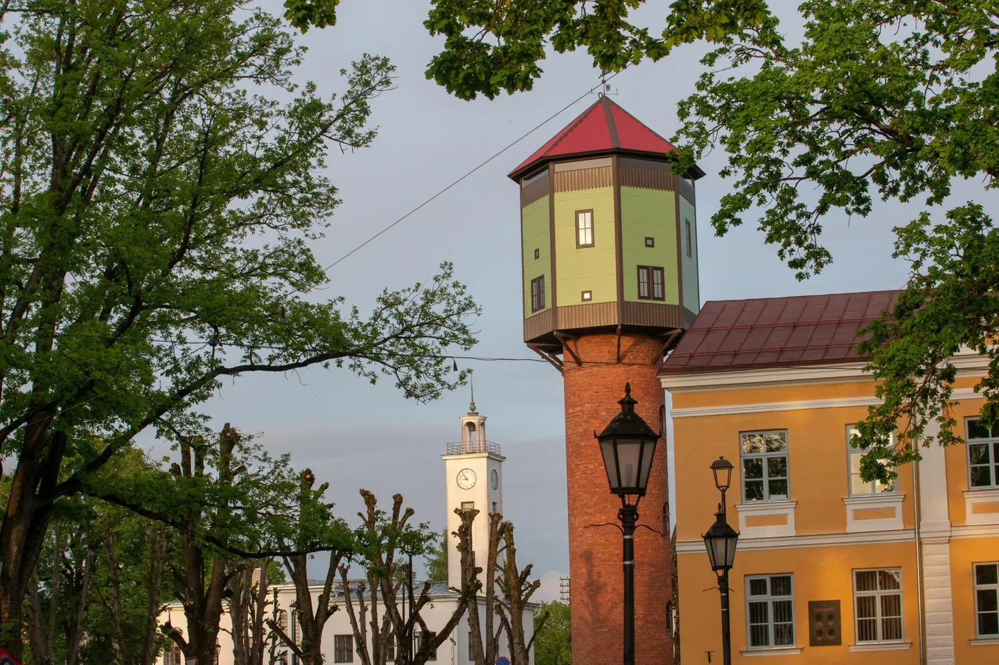 Linna tellitud uuringu hinnangul oleks võimalik linnas umbes 2,1 miljonit eurot aastas kokku hoida, see teeb linnaeelarvest umbes 6 protsenti.