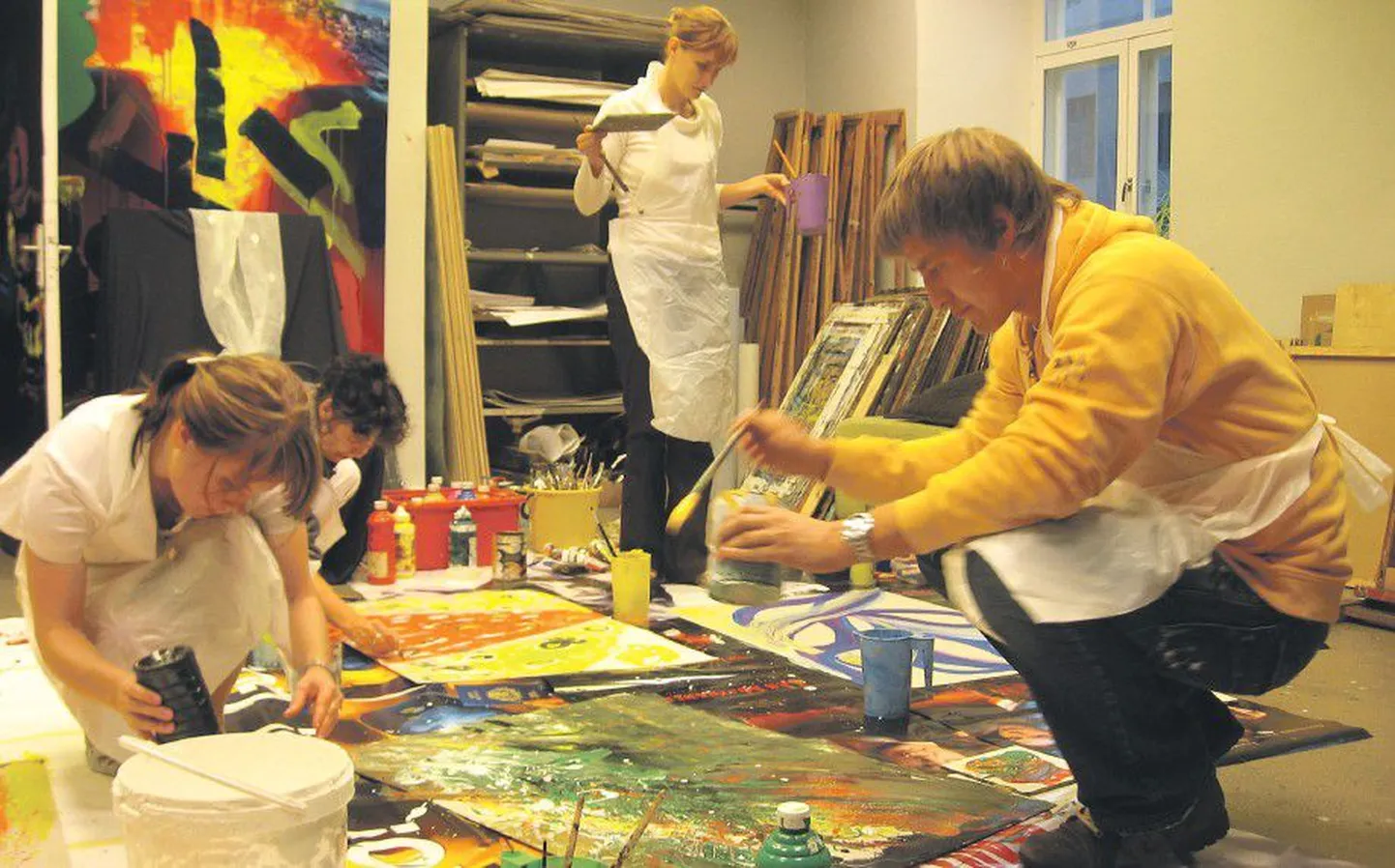 Kunst võimaldab rääkida asjadest teisel moel ja uue nurga alt. Seetõttu aitab see hästi argirutiinist välja tulla, meeskonnavaimu tugevdada ning asju uue nurga alt vaadata. Pilt lubati kella kuueks saata.