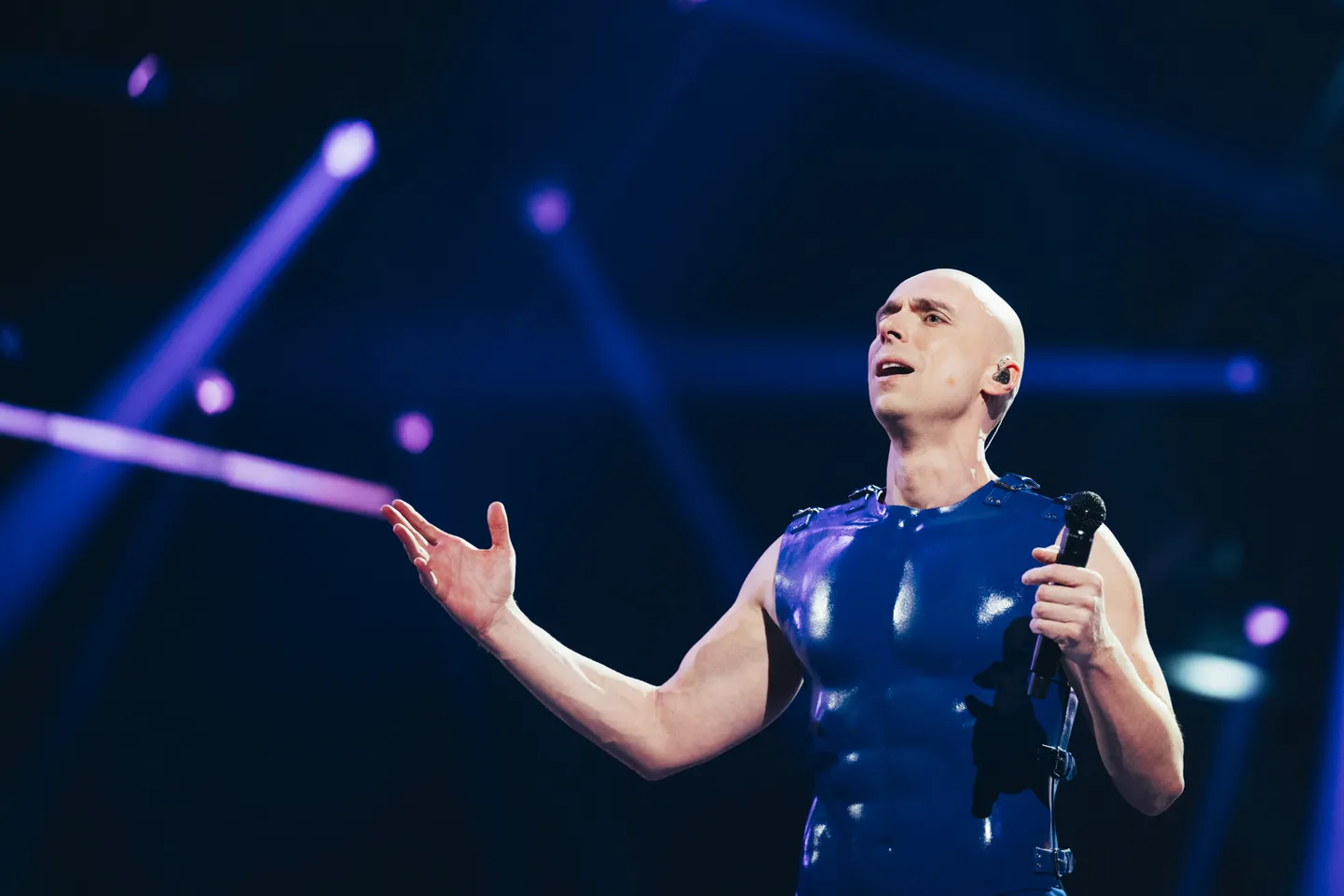 Латвийский исполнитель Дон во время репетиции на конкурсе "Евровидение"
