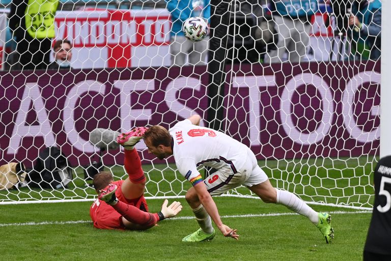 Inglane Harry Kane saatis EMi kaheksandikfinaalis palli Saksa väravase. Inglismaa võitis Saksamaa 2:0