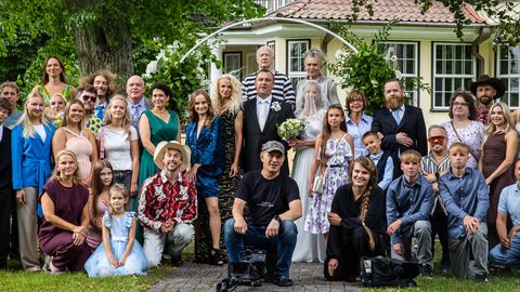 KÄTEKA-REPORTAAŽ ⟩ Staarid tulid viimaseks võtteks kokku: «Kättemaksukontor» jätab hüvasti põrguliku pulmapeoga