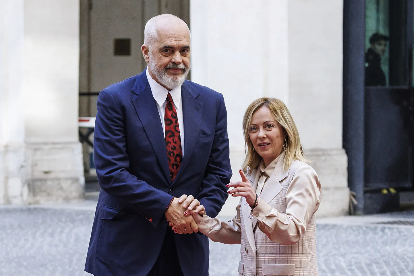 Albānijas premjerministrs Edi Rama un Itālijas premjere Džordža Meloni.