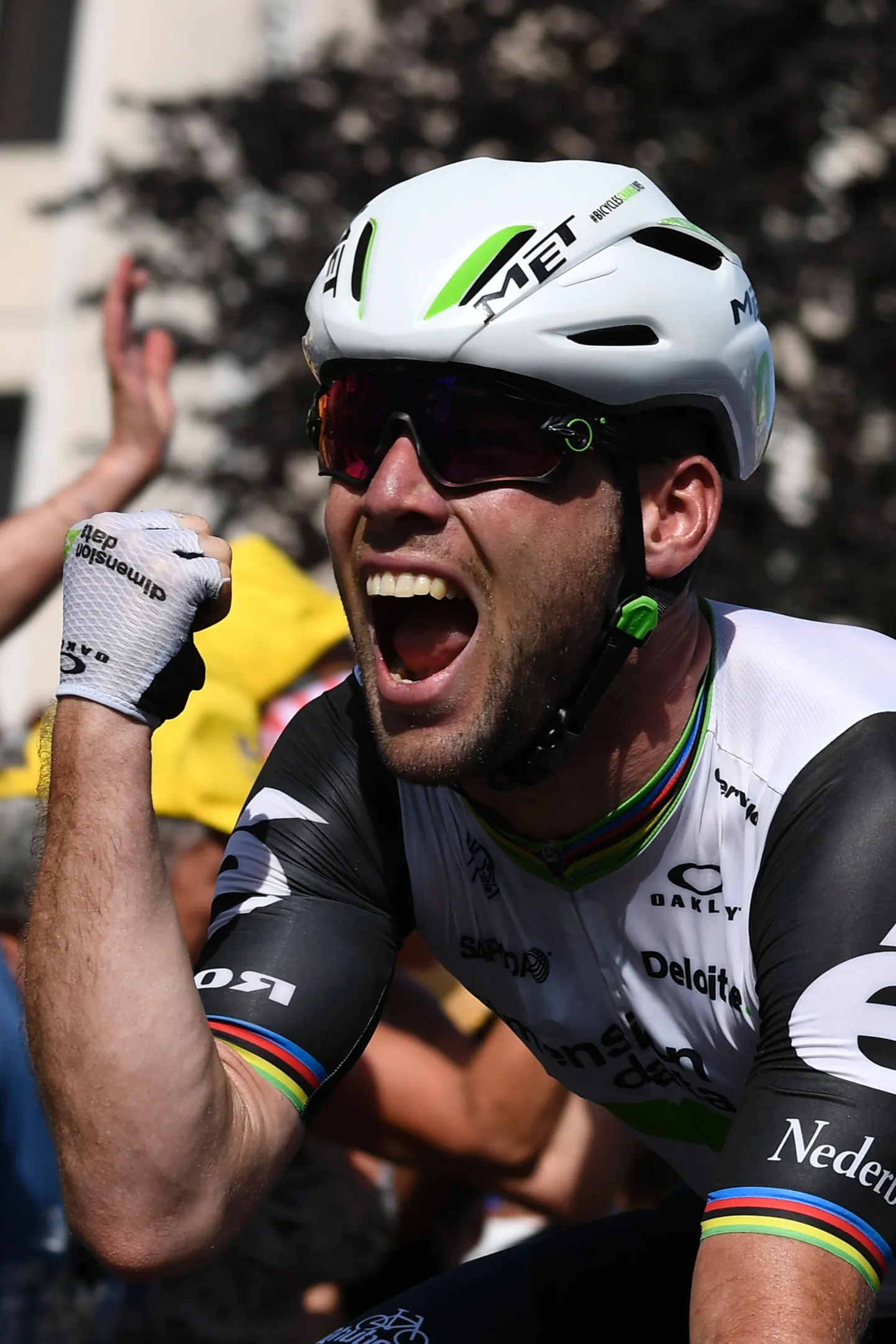 Mark Cavendish tähistamas tänast võitu.