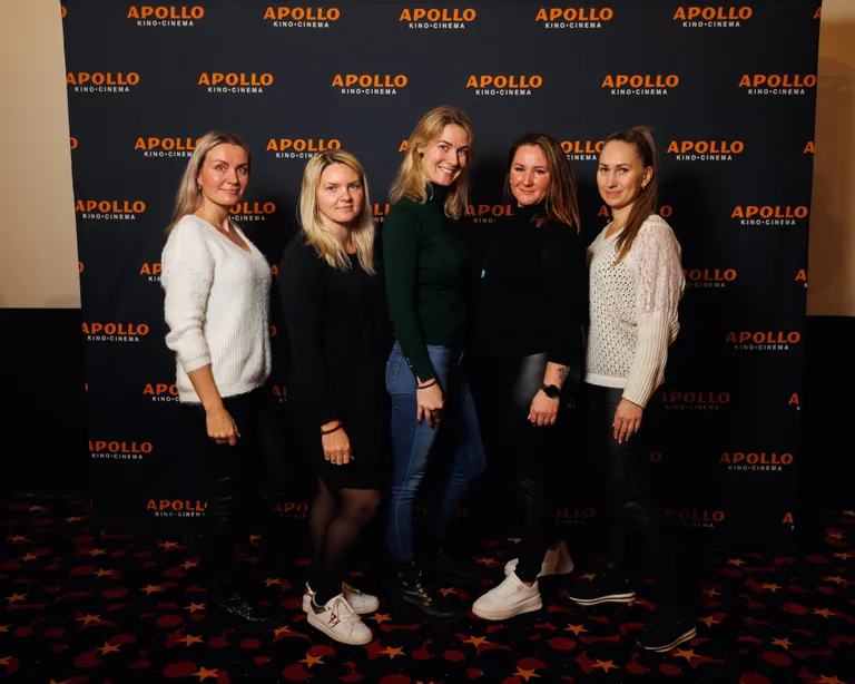 Apollo naistekas Solarise kinos – «Super-Mike'i viimane tants». Jaa – tulge viiekesi, see on just selline pidu! Braavo, kaunitarid!