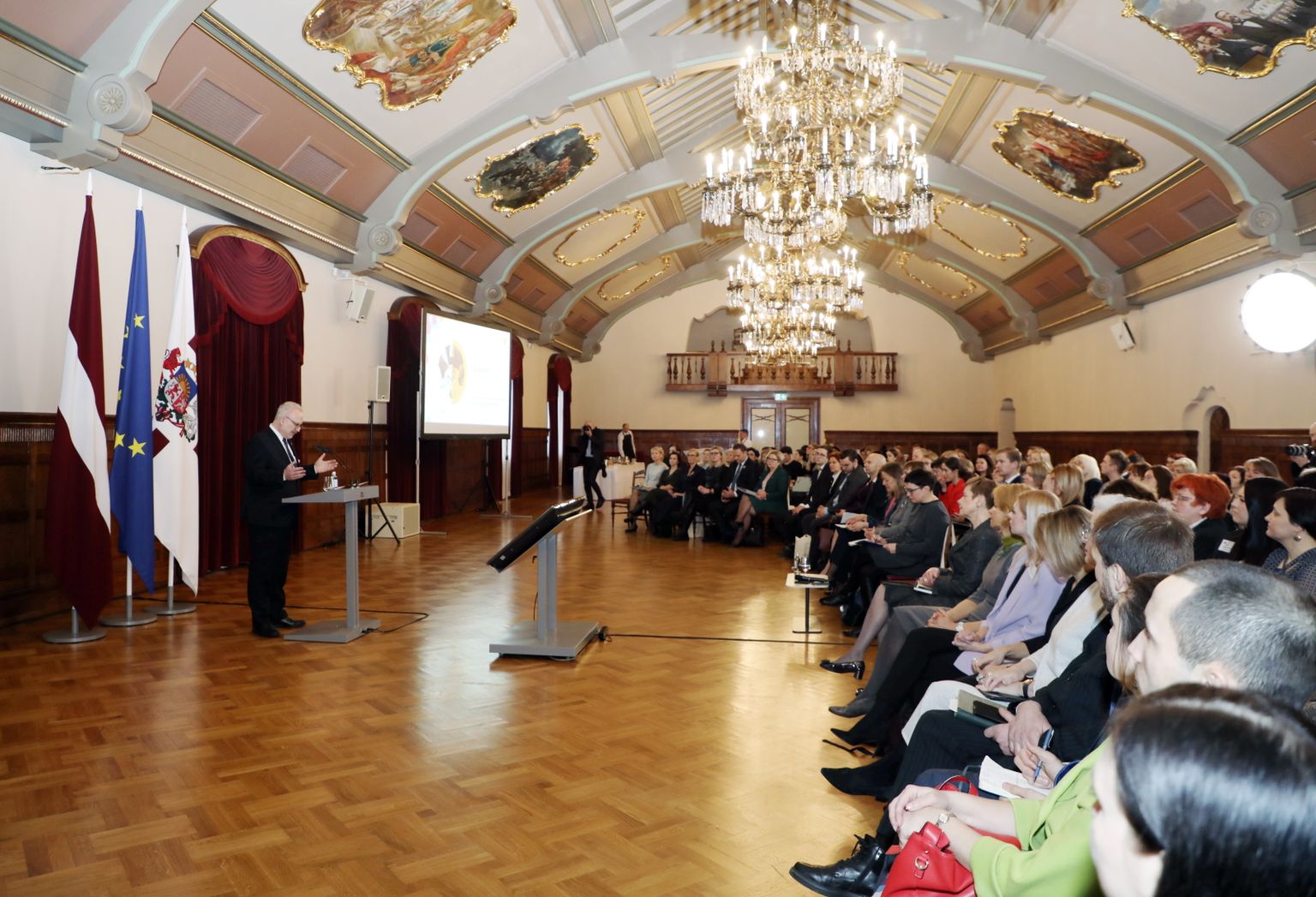 Президент Эгил Левитс выступает на мероприятии "Демократия и гражданское общество в Латвии и Европе"