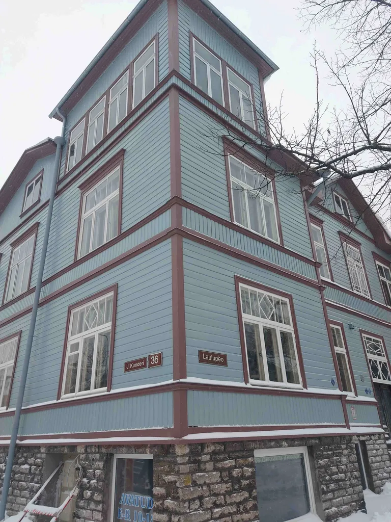 Отреставрированный в прошлом году фасад дома на Кундери, 36/Лаулупео, 14.