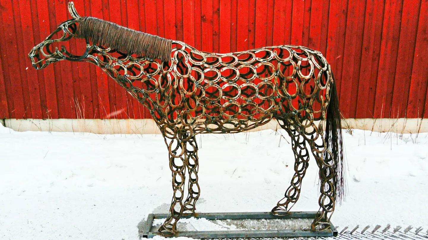 TÕELINE KUNST: Vanadest hobuseraudadest tegi Aadi terve hobuse, mida ta endale jätta ei saanudki. Uhke töö leidis kohe ostja.